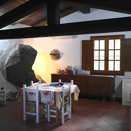 Una Casa Tra Gli Alberi Gasthof