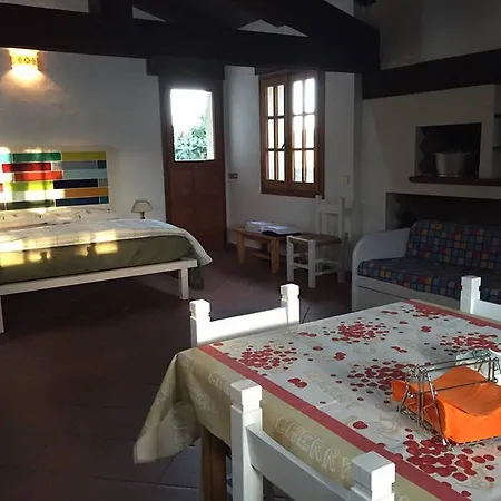 Una Casa Tra Gli Alberi Gasthof